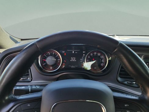 Used 2023 Dodge Challenger SXT RWD image 15
