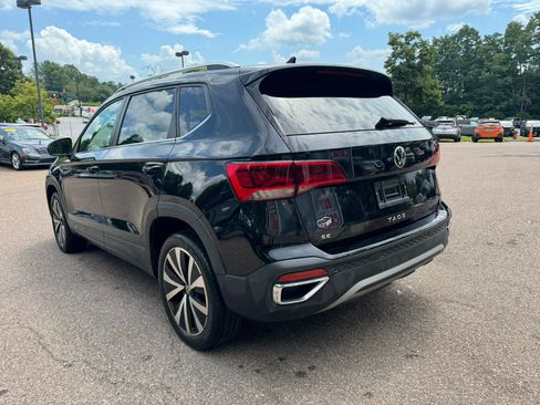 Used 2024 Volkswagen Taos SE FWD image 5