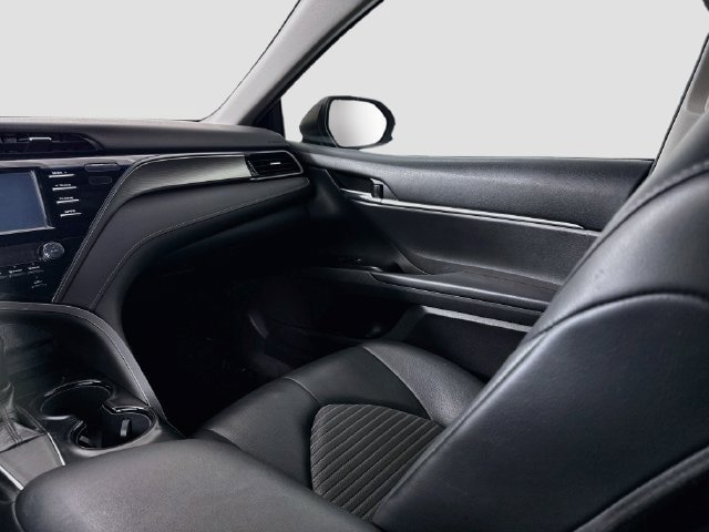 Certified 2020 Toyota Camry SE w/ Blackout Package FWD image 24