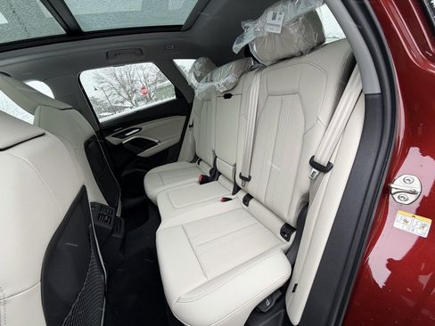 New 2025 Audi Q5 2.0T Premium Plus image 31