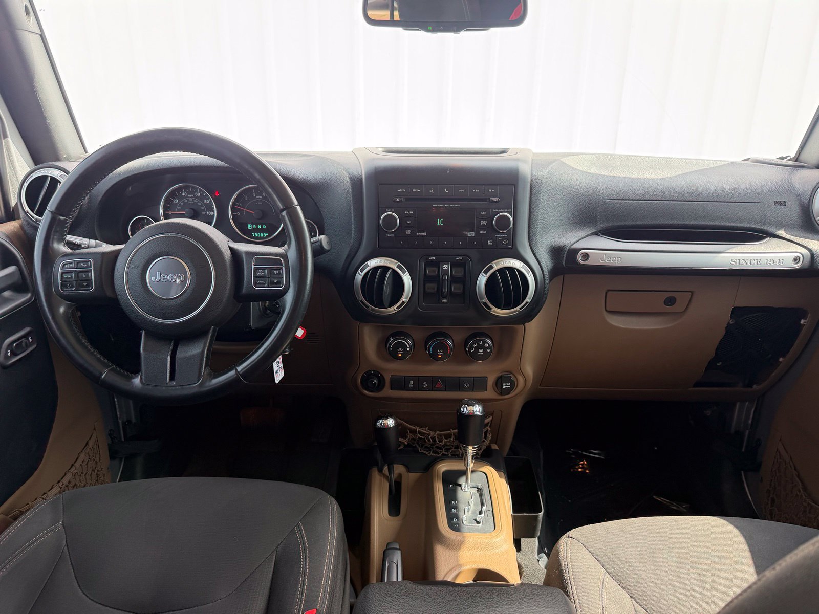 Used 2016 Jeep Wrangler Unlimited Rubicon w/ Connectivity Group AWD/4WD image 12