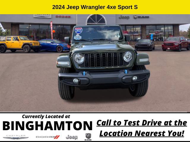 Used 2024 Jeep Wrangler Unlimited w/ Convenience Group AWD/4WD image 4