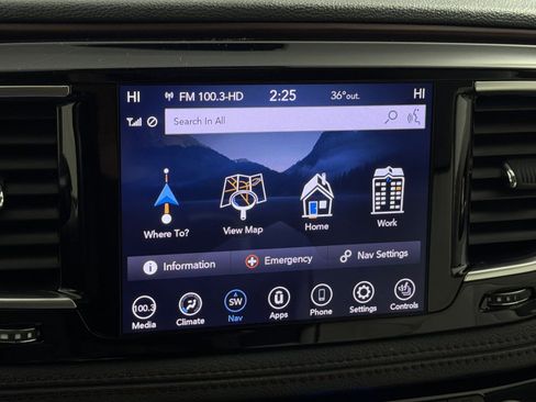 Used 2019 Chrysler Pacifica Limited w/ Tire & Wheel Group image 20