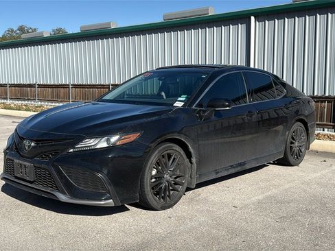 Used 2021 Toyota Camry XSE image 15