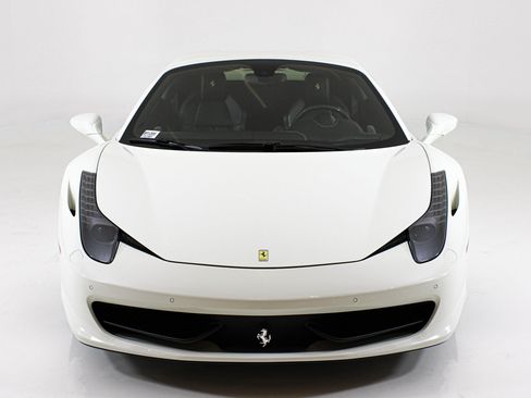 Used 2015 Ferrari 458 Spider RWD image 17