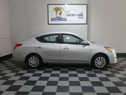 Used 2017 Nissan Versa SV FWD image 6