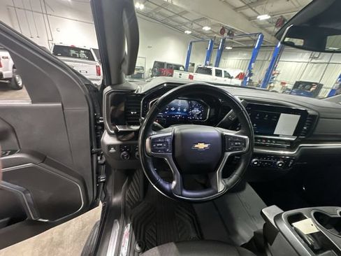 Used 2024 Chevrolet Silverado 2500 LT AWD/4WD image 15