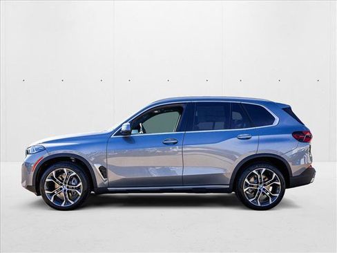 Used 2026 BMW X5 xDrive40i AWD/4WD image 8