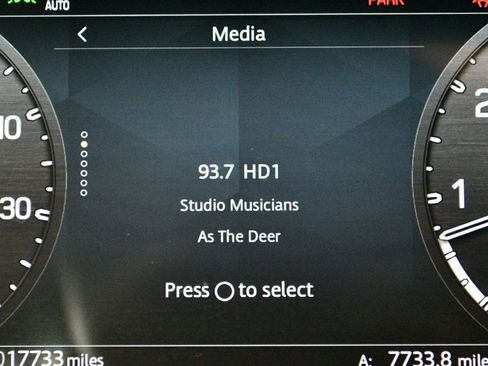 Used 2024 Land Rover Defender 110 S AWD/4WD image 47