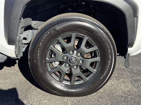 Used 2025 Toyota 4Runner SR5 image 26