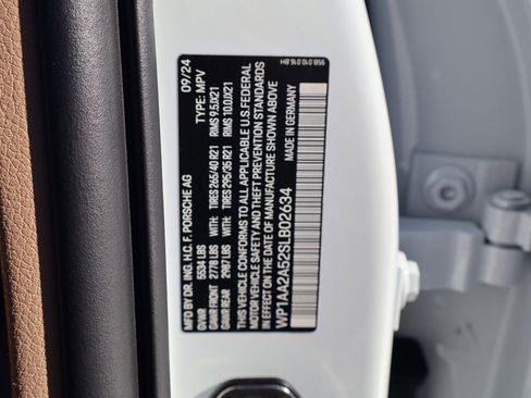 New 2024 Porsche Macan 4 Electric image 28