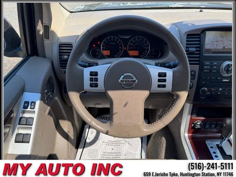 Used 2011 Nissan Pathfinder LE w/ Navigation Pkg image 13