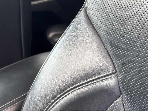 Used 2019 Jeep Cherokee Limited FWD image 20