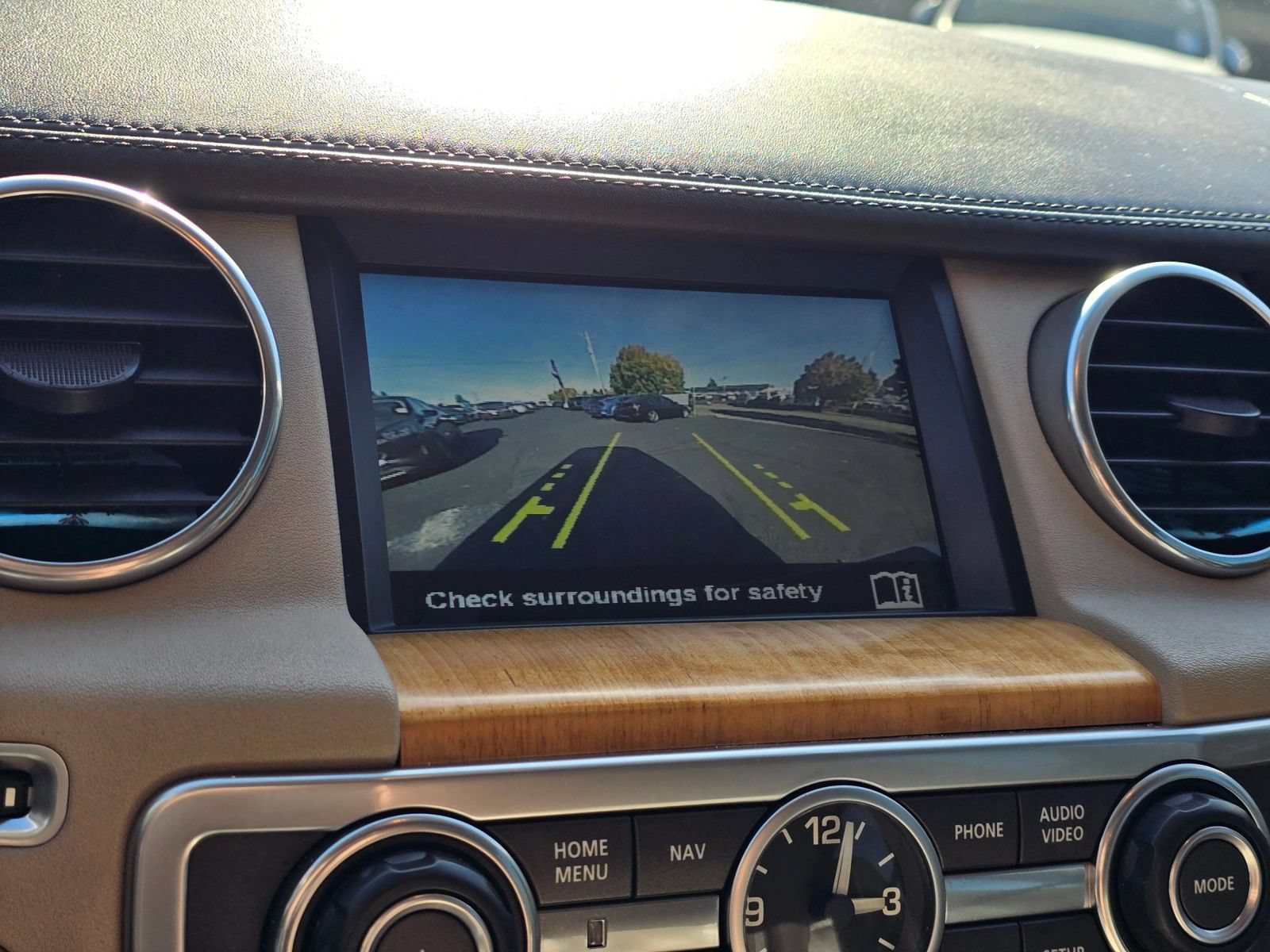 Used 2015 Land Rover LR4 HSE LUX AWD/4WD image 31