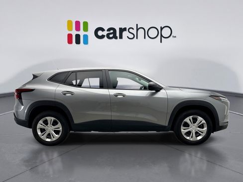 Used 2024 Chevrolet Trax LS w/ Driver Confidence Package image 6