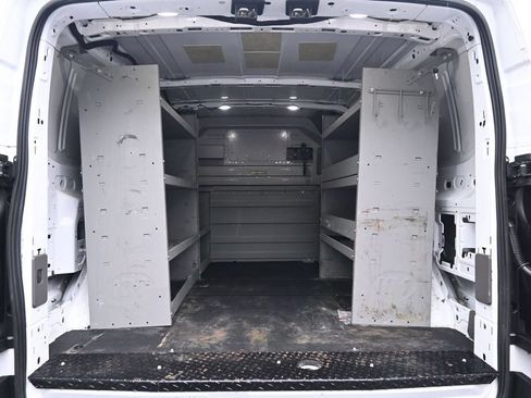 Used 2022 Ford Transit 250 Low Roof AWD image 9
