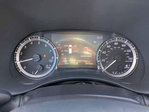 Used 2023 Toyota Highlander XLE image 30