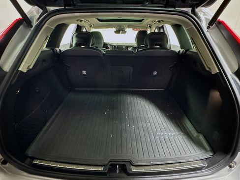 Used 2023 Volvo XC60 B5 Ultimate w/ Climate Package image 26