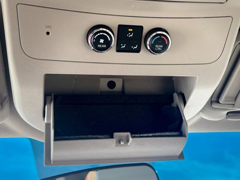 Used 2011 Nissan Armada SV image 72