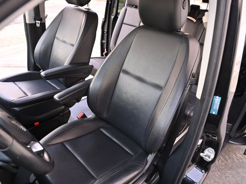 Used 2018 Mercedes-Benz Metris Passenger image 21