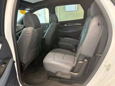 Used 2023 Buick Enclave Essence w/ Experience Buick Package AWD/4WD image 17