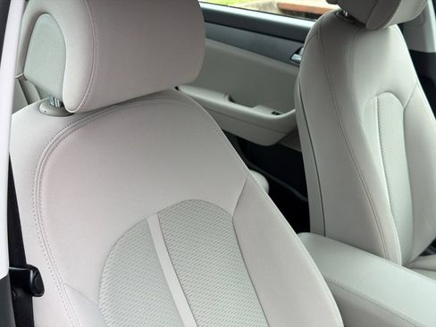 Used 2017 Hyundai Sonata SE FWD image 8