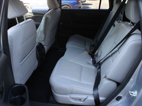 Used 2023 Honda Passport EX-L image 18