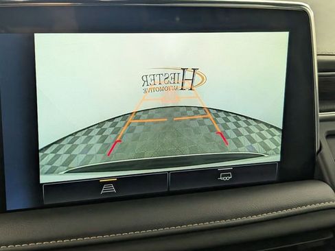 Used 2023 Chevrolet Suburban Premier image 22