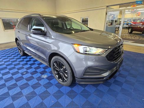 Used 2022 Ford Edge SE w/ Black Appearance Package image 1