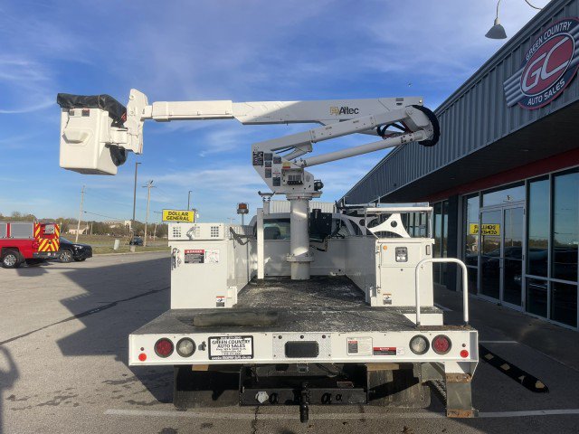 Used 2016 Ford F550 4x4 Regular Cab Super Duty image 16