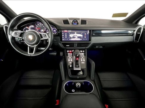 Used 2022 Porsche Cayenne image 29