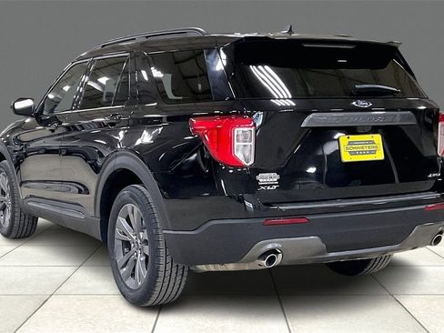 Certified 2022 Ford Explorer XLT w/ Equipment Group 202A image 11