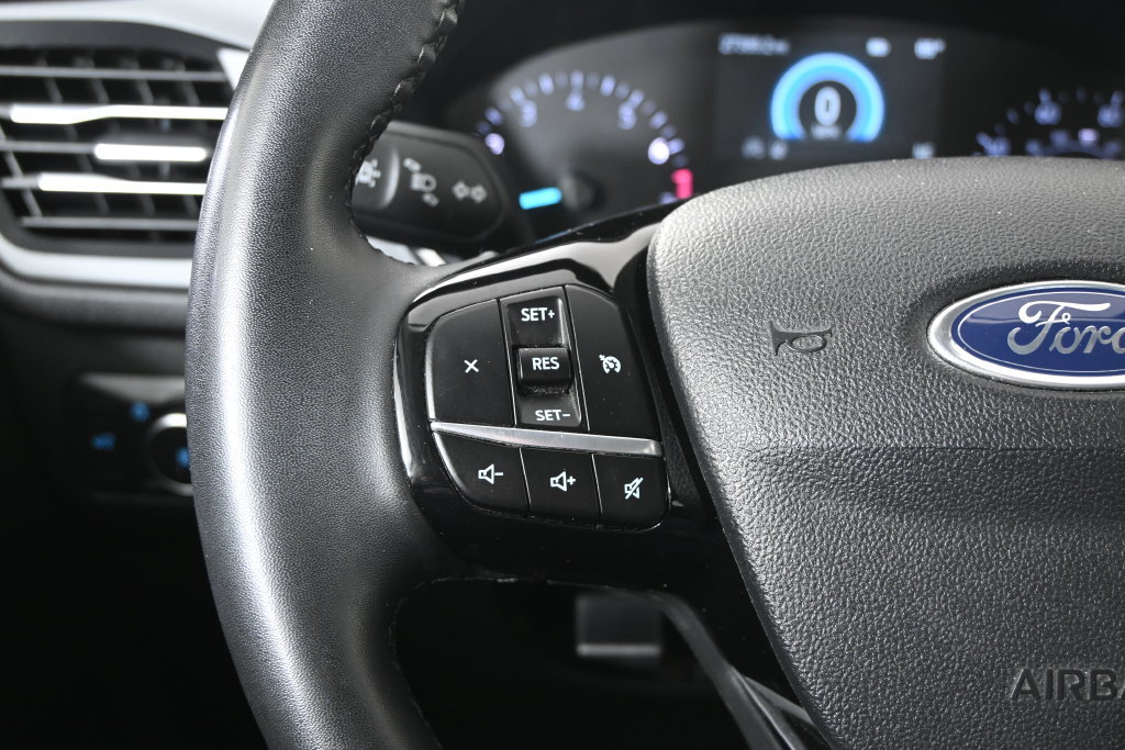 Used 2022 Ford Escape SEL w/ Equipment Group 302A AWD/4WD image 37