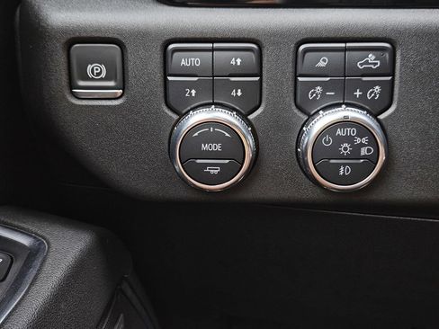 Used 2025 GMC Sierra 1500 Elevation w/ Elevation Premium Package AWD/4WD image 19