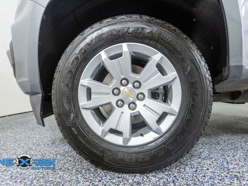 Used 2022 Chevrolet Colorado LT AWD/4WD image 49