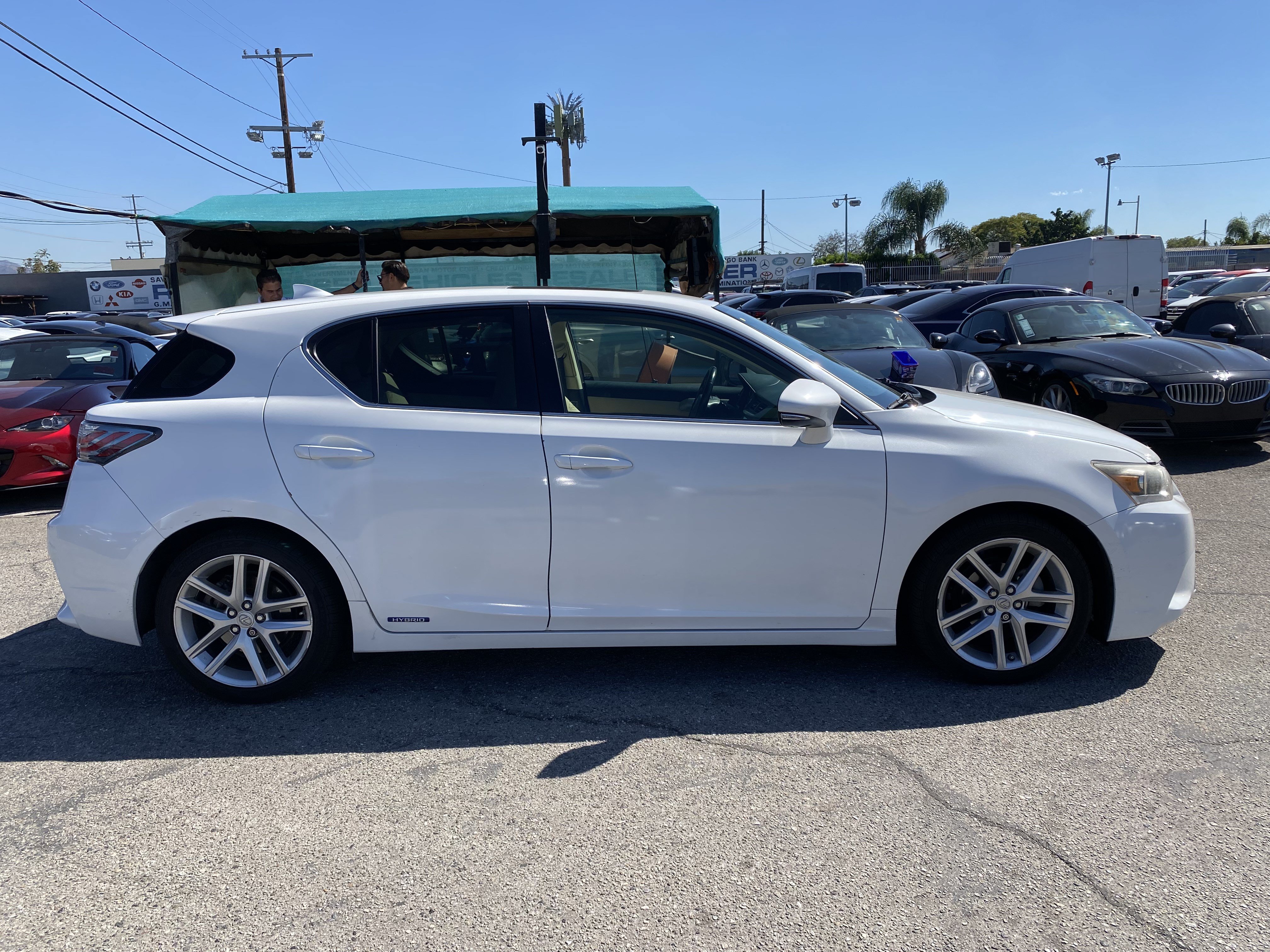 Used 2017 Lexus CT 200h w/ Seat Comfort Package FWD image 9