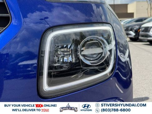 Certified 2025 Hyundai Venue Limited image 11
