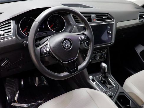 Used 2021 Volkswagen Tiguan SE image 6