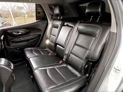 Certified 2024 GMC Terrain SLT image 19