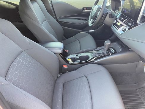 Certified 2025 Toyota Corolla SE image 15