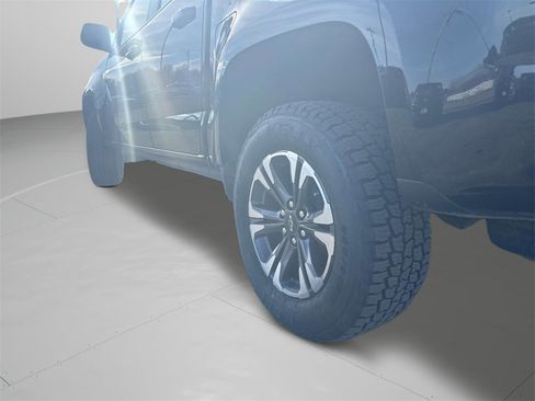 Used 2022 Chevrolet Colorado Z71 image 10