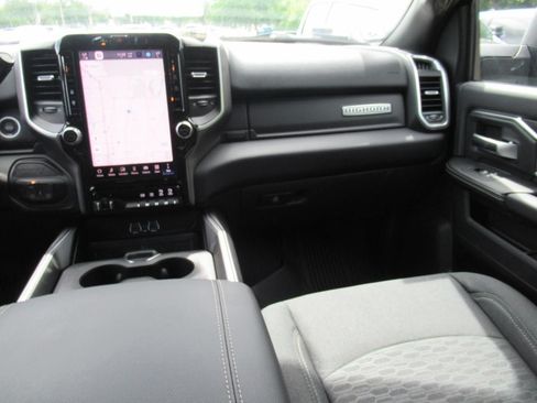 New 2026 RAM 3500 Big Horn AWD/4WD image 17