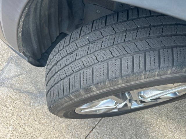 Used 2019 Toyota RAV4 XLE Premium w/ Cold Weather Package AWD/4WD image 19