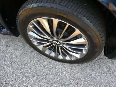 Used 2019 INFINITI QX80 Luxe w/ 22" Wheel Package image 4