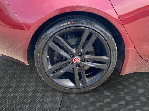 Used 2017 Jaguar XE Prestige RWD image 36