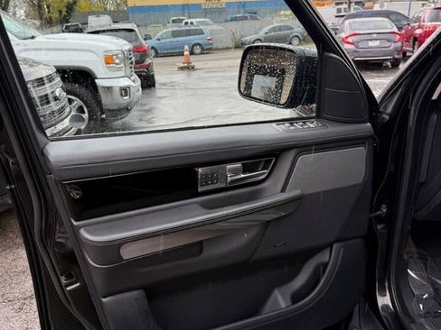 Used 2013 Land Rover Range Rover Sport HSE w/ HSE Silver Pkg AWD/4WD image 11
