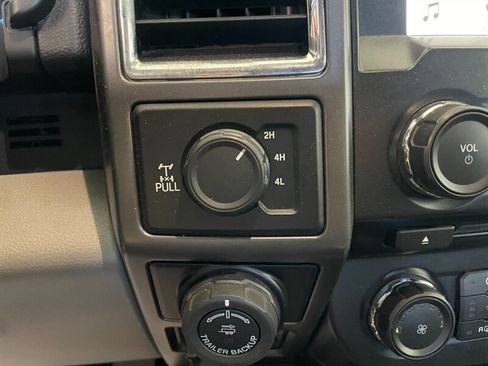 Used 2017 Ford F150 XLT w/ Equipment Group 302A Luxury AWD/4WD image 12