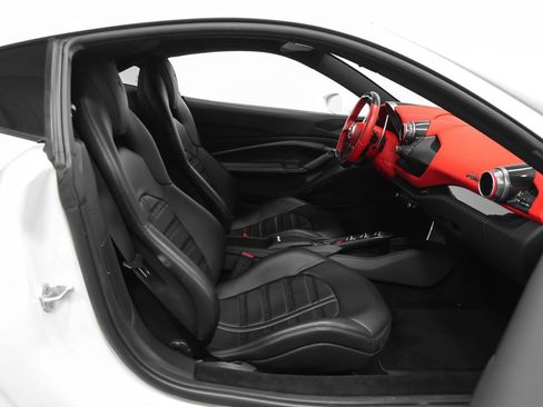 Certified 2020 Ferrari F8 Tributo RWD image 21