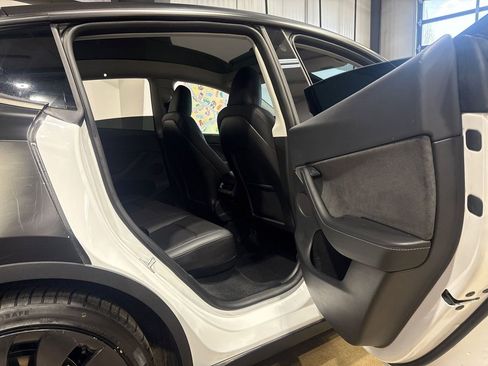 Used 2023 Tesla Model Y Performance image 87
