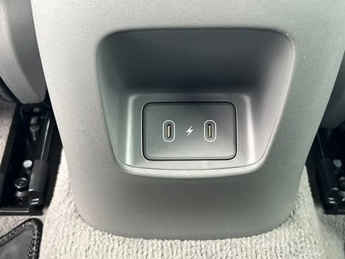 Used 2025 Hyundai Elantra SEL FWD image 16
